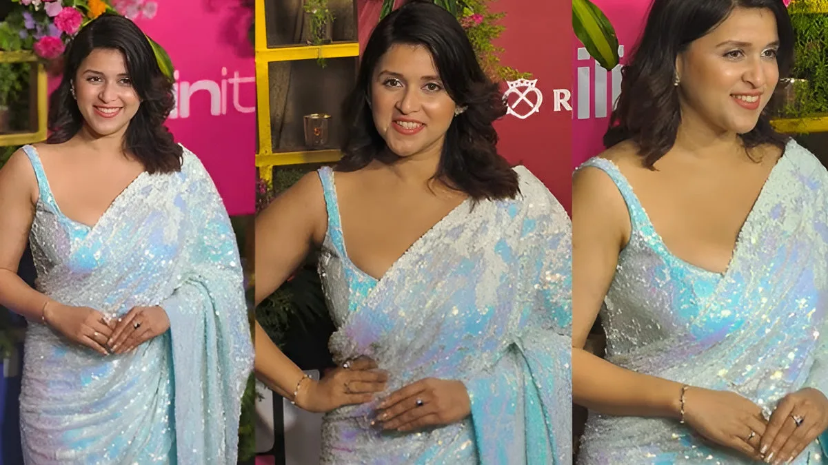 Mannara Chopra's Glittering Saree is the Perfect Diwali Inspiration!