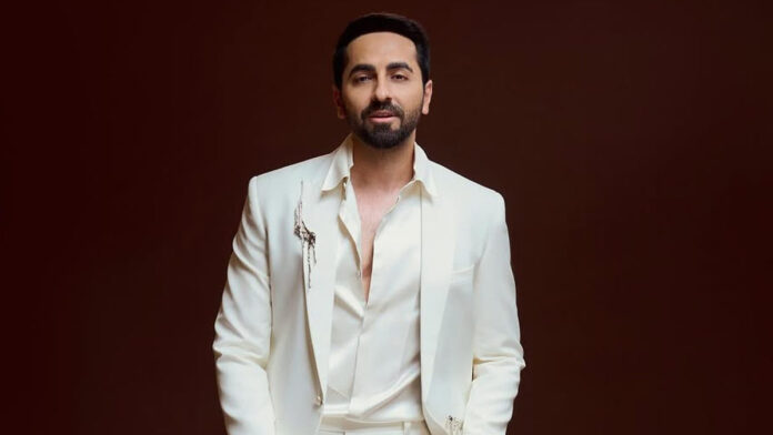 Ayushmann Khurrana's Emotional Story of Crying Under His Film Hoarding - Shah RuKh Khan's Connection Revealed! Ayushmann Khurrana's Emotional Story of Crying Under His Film Hoarding - Shah RuKh Khan's Connection Revealed!