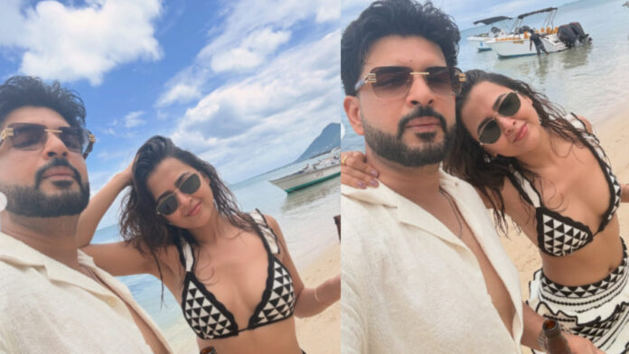 Tejasswi Prakash And Karan Kundrra’s Beach Photos Show Their Real Life Bond Tejasswi Prakash And Karan Kundrra’s Beach Photos Show Their Real Life Bond
