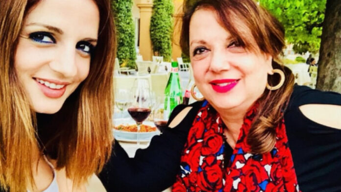 Sussanne Khan Shares Heartfelt Memories Of Late Mother Zarine Khan Sussanne Khan Shares Heartfelt Memories Of Late Mother Zarine Khan