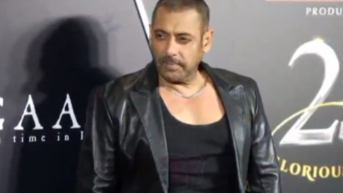 Salman Khan’s “Gangster Vibe” Look Gets Everyone Talking Salman Khan’s "Gangster Vibe" Look Gets Everyone Talking